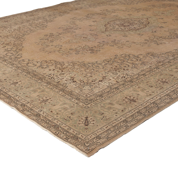 Beige Traditional Wool Rug - 10'1" x 13'4" Default Title