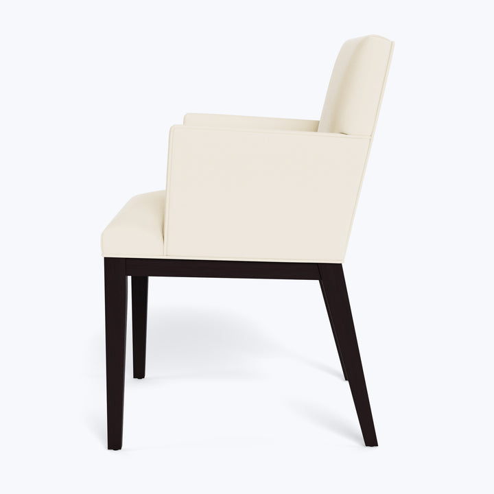 Daphne Arm Chair Graceland, Performance Blend / Sorrell