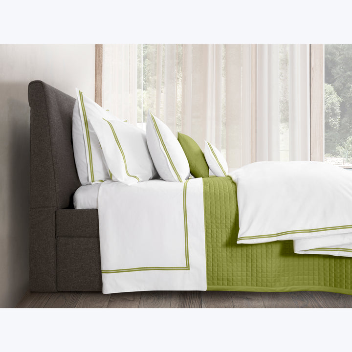 Mylos Duvet + Sham White/Moss Green / Duvet / Twin