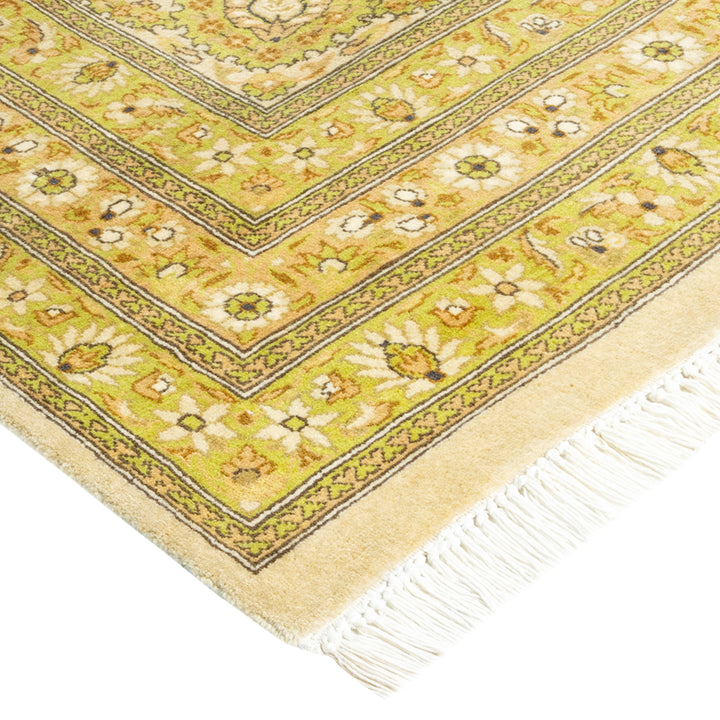 Ivory Traditional Wool Rug - 9' x 11'10"
