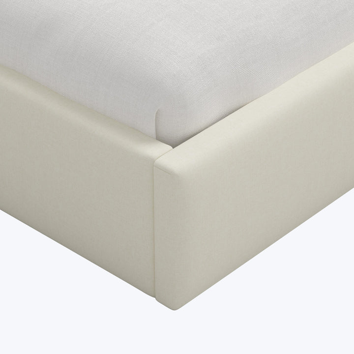 Hayes Platform Bed King / Zuma Linen White