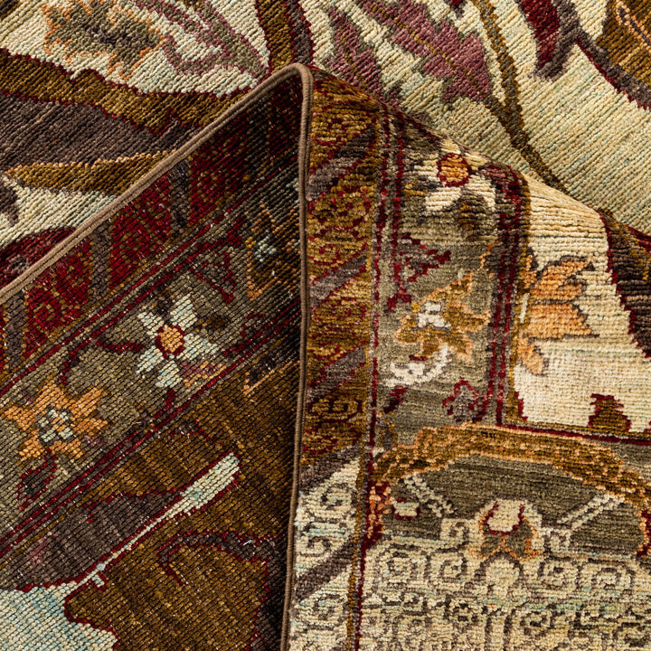 Ivory Soluna Traditional Wool Rug - 6' x 9'7"