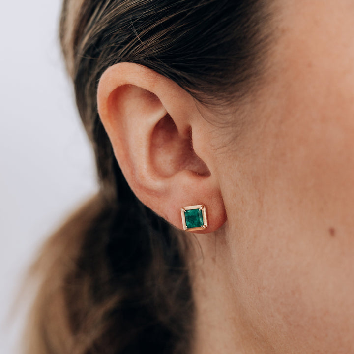 Cléo Carré Emerald Square Studs