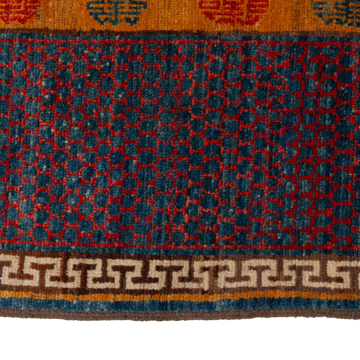 Vintage Traditional Wool Rug - 6'3" x 11'6"